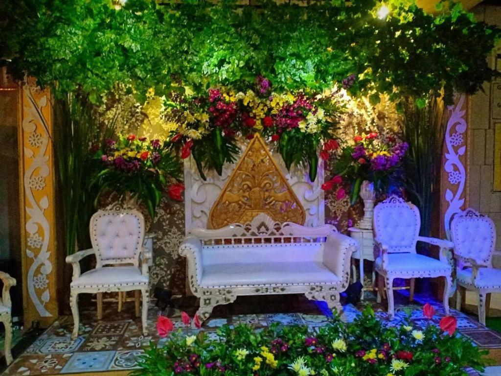 Hazotel Semarang Esterno foto