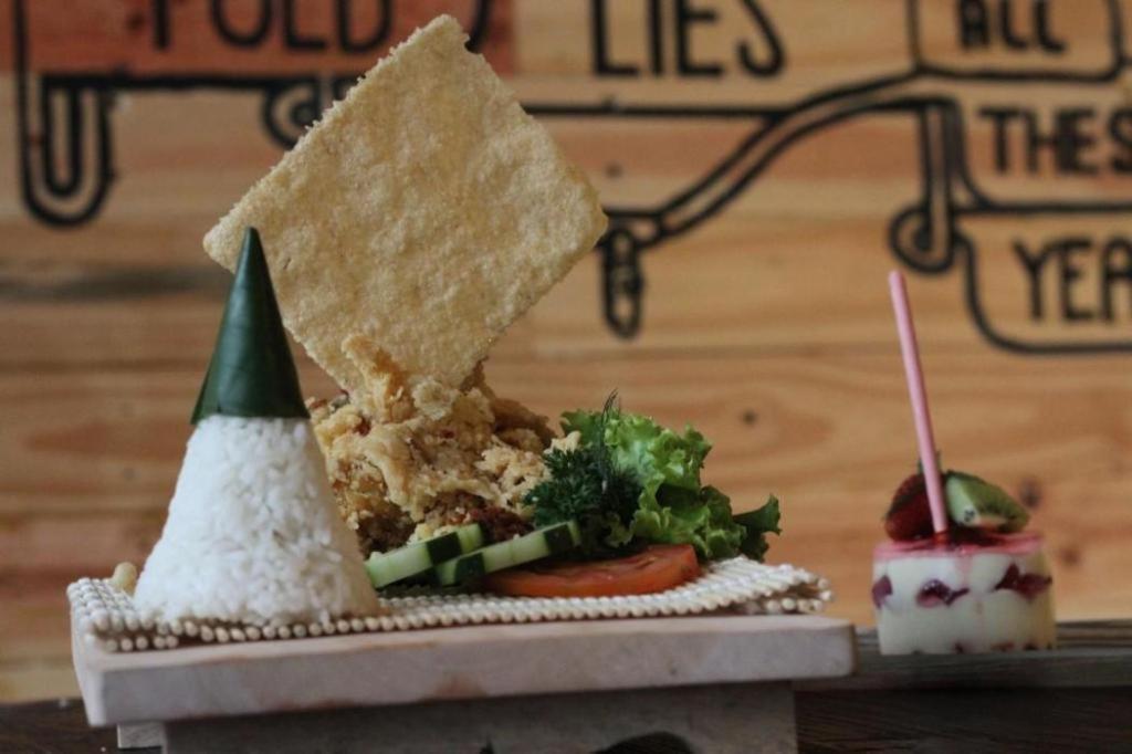 Hazotel Semarang Esterno foto