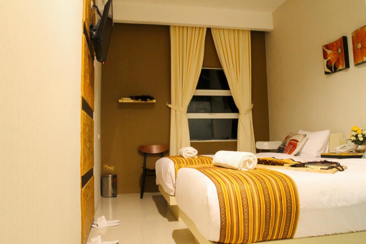 Hazotel Semarang Esterno foto