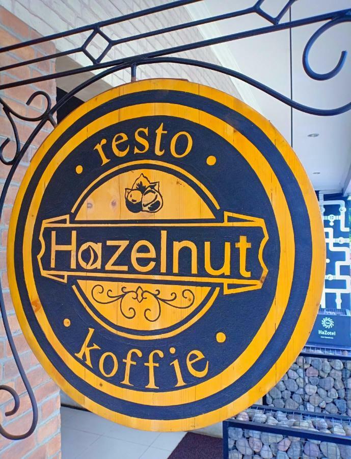 Hazotel Semarang Esterno foto