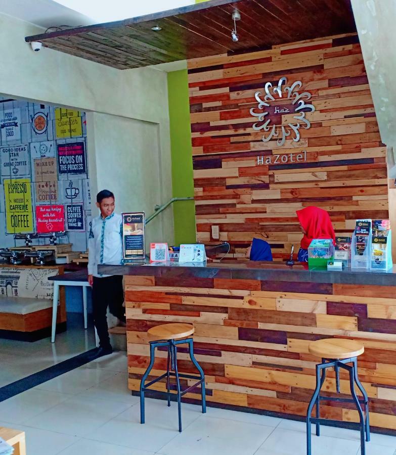Hazotel Semarang Esterno foto