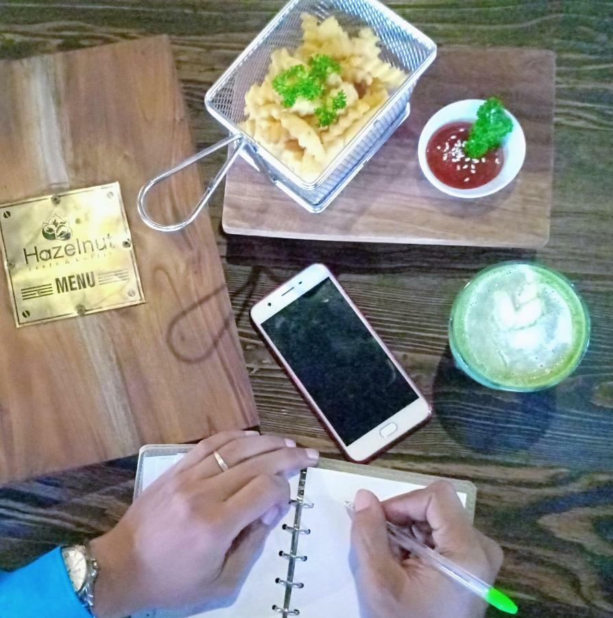 Hazotel Semarang Esterno foto