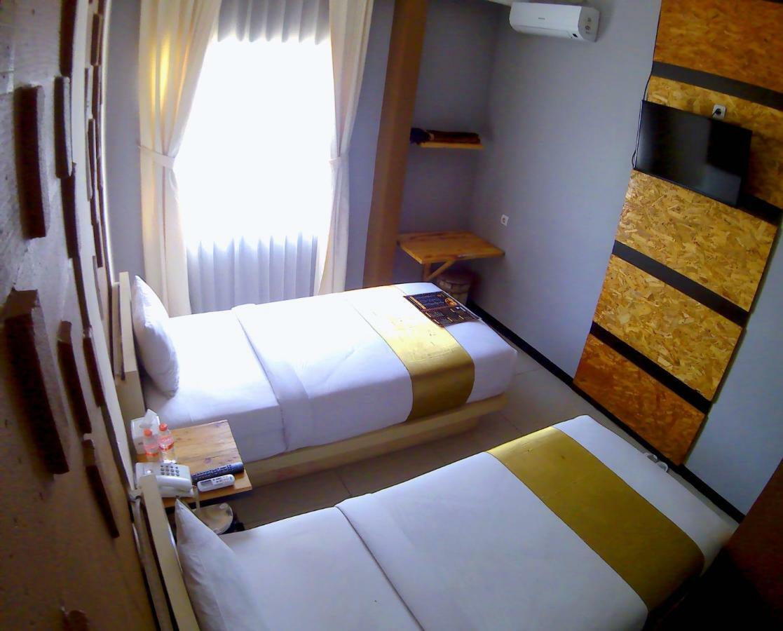 Hazotel Semarang Esterno foto